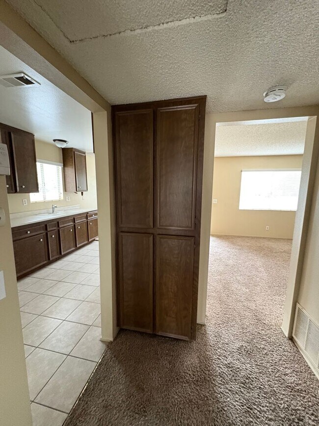 Building Photo - FOR RENT / 55+COMMUNITY