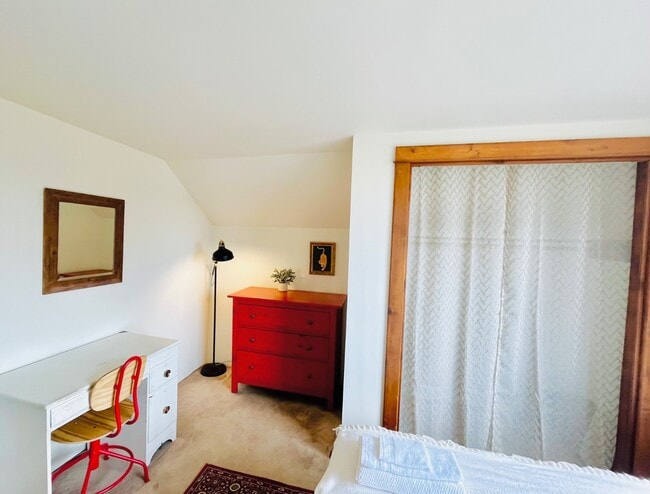 Building Photo - 4706 NE 15th Ave