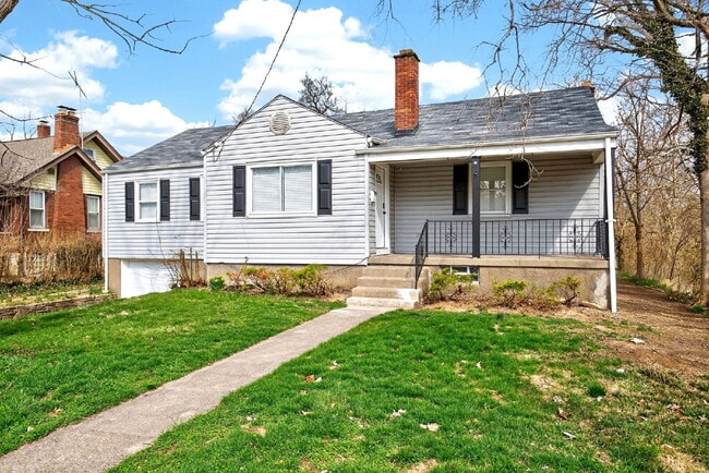 Building Photo - 1930 Stevens Ave