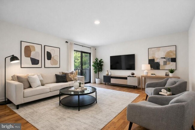 Building Photo - 525 N 32nd St