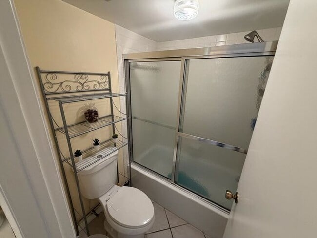 Building Photo - Charming 3 bed 3 bath townhome in the Orlando