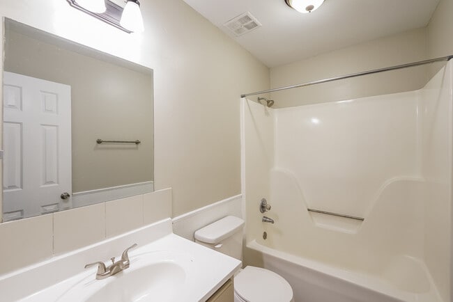 Building Photo - 8405 Lanewood Cir
