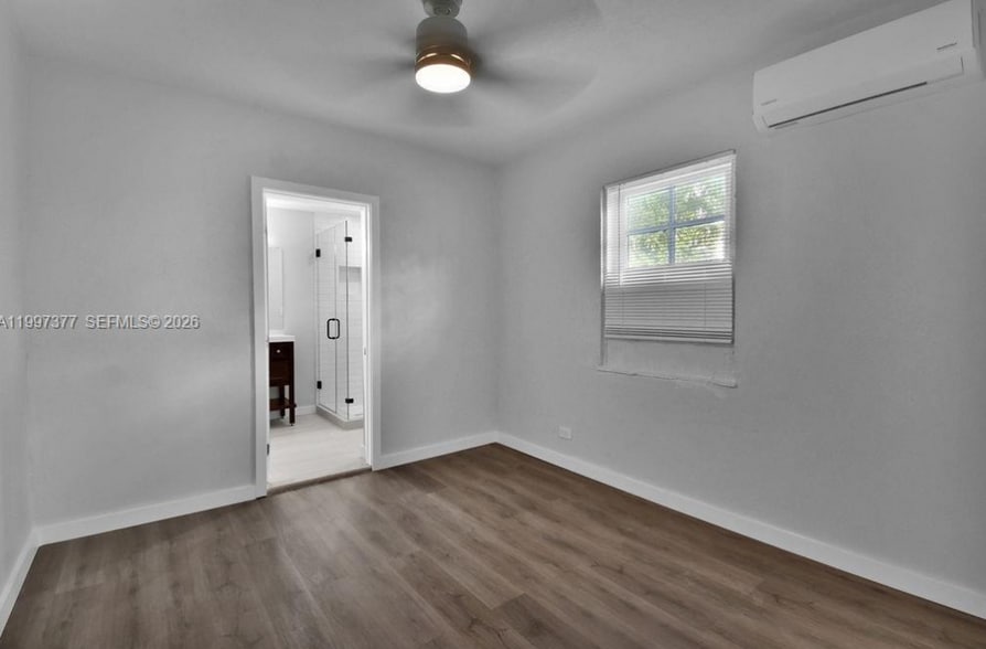 Building Photo - 547 NW 49th St