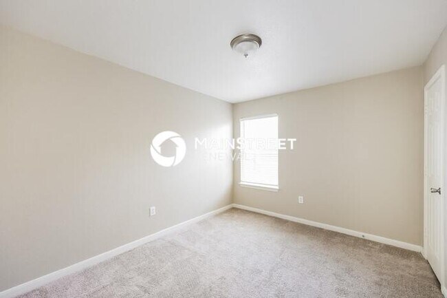 Building Photo - 3 Bedroom Pet-Friendly Home in San Antonio, TX with Main Street Renewal