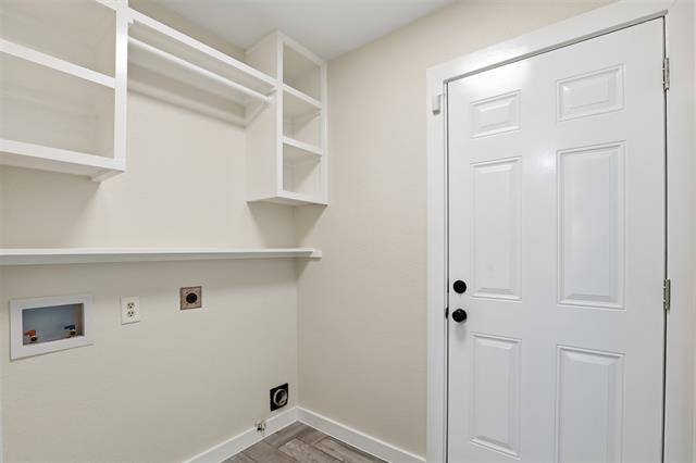 Building Photo - 1901 Wellington Dr