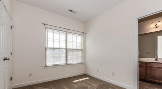 Building Photo - 14629 Juventus St