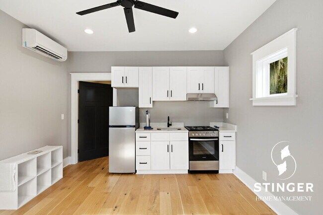 Building Photo - 1103 14th St