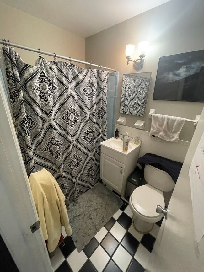 Building Photo - 1116 Pinecrest Dr