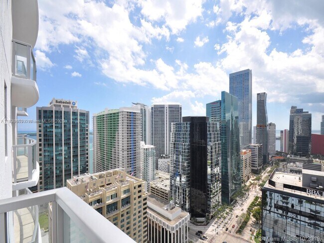 Primary Photo - 1060 Brickell Ave