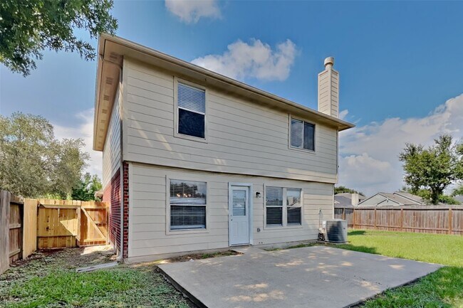 Building Photo - 17303 Davenway Dr