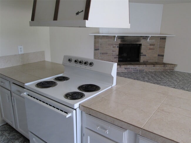 Building Photo - 6818 Glenstein Dr