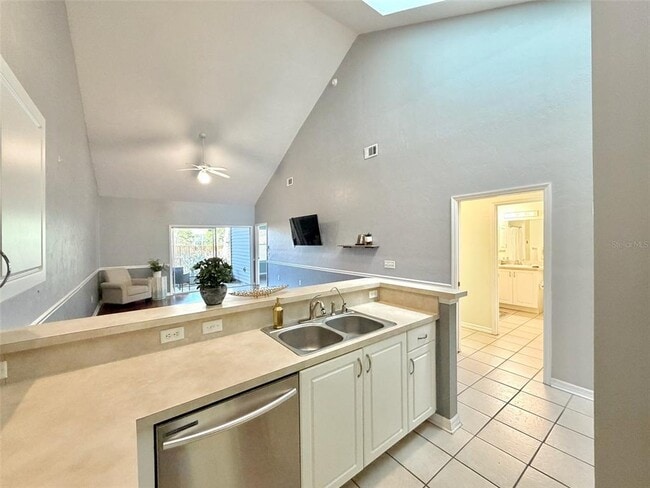 Building Photo - 13200 W Newberry Rd