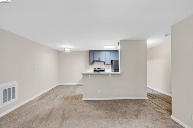 Building Photo - 66 Fairmount Ave