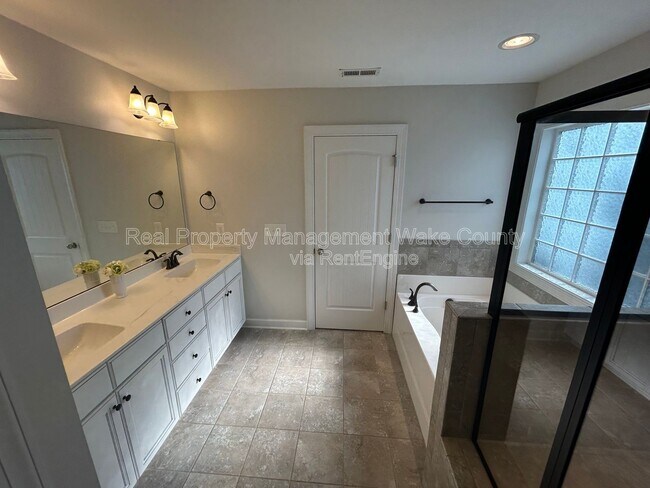 Building Photo - 142 Bexley Way