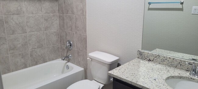 Building Photo - New 3/2 Townhome in Cibolo