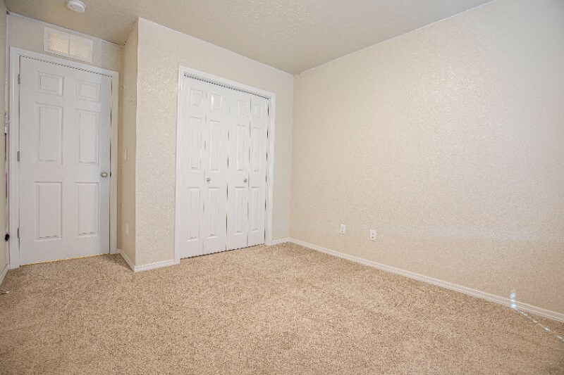 Building Photo - 13509 Palm Beach Dr