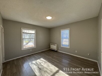 Building Photo - 933 Front Ave