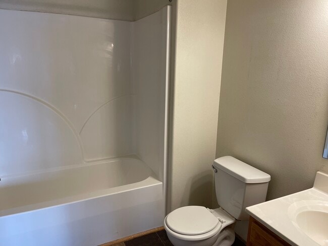 Building Photo - 417 S Gilbert St