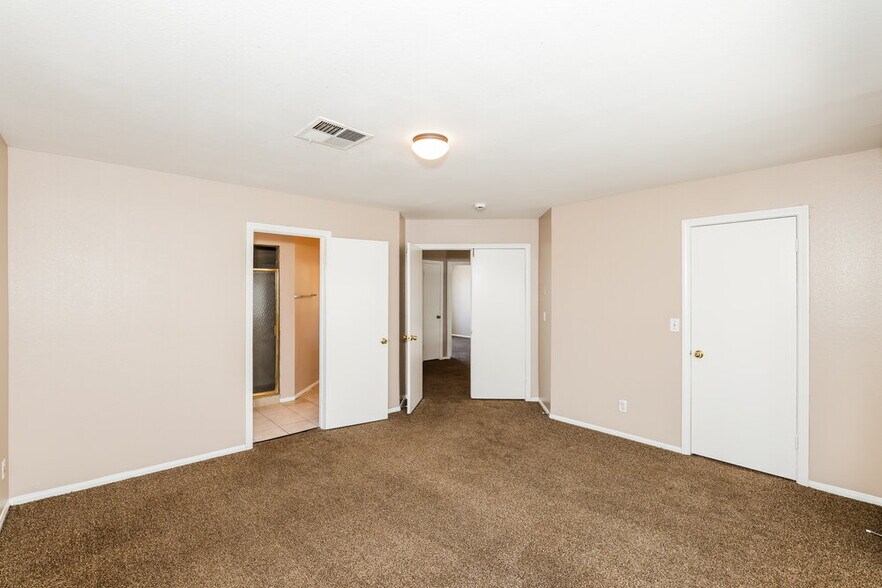 Building Photo - 1605 Fig Palm Ct