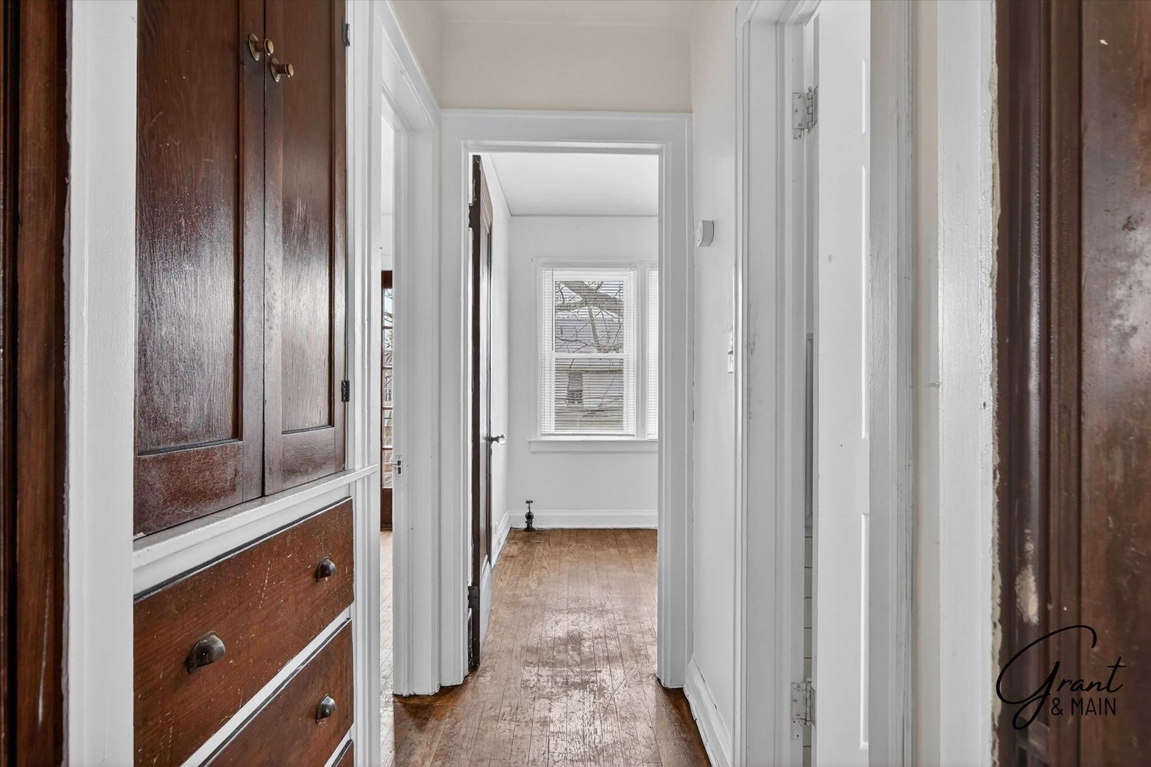 Building Photo - 10345-10345 Crocuslawn Ave