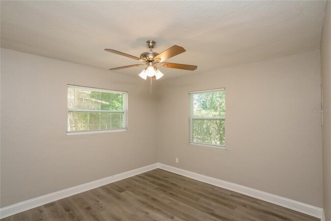 Building Photo - 2227 17th Ave S