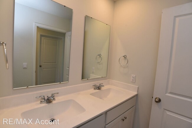 Building Photo - 4 br, 2.5 bath House - 192 Coby Lane