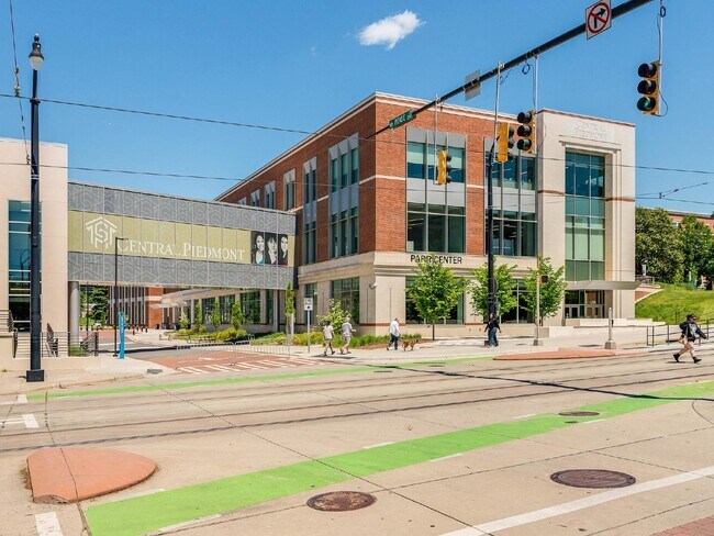 Building Photo - Don't miss out on this amazing 2 bedroom, ...