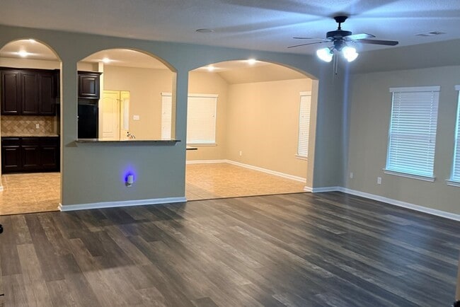 Building Photo - 9215 Running Eagle Falls