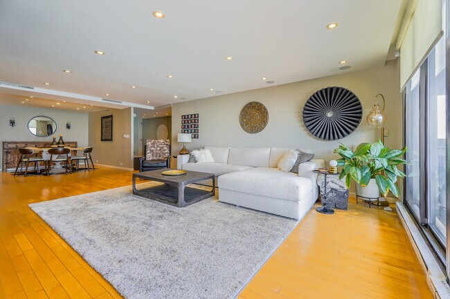 Building Photo - 1212 N Lake Shore Dr