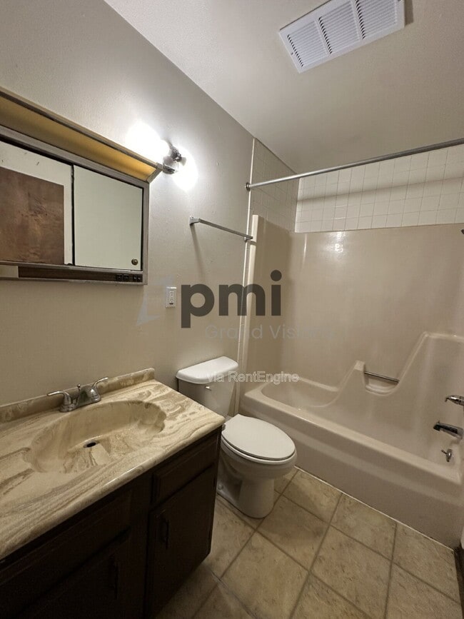 Building Photo - 1614 12th St