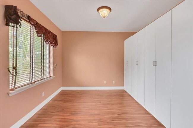 Building Photo - 208 Otter Glen Ct