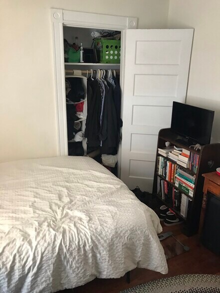 Building Photo - 19 Warner St