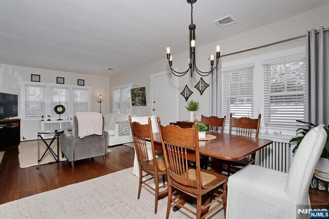 Building Photo - 2 Maysenger Rd