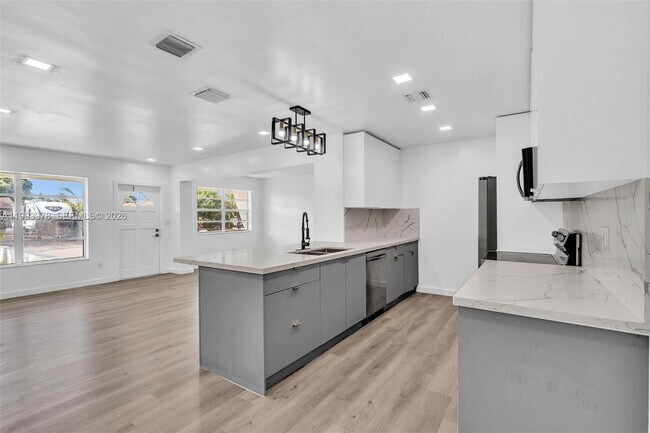 Building Photo - 7041 Raleigh St