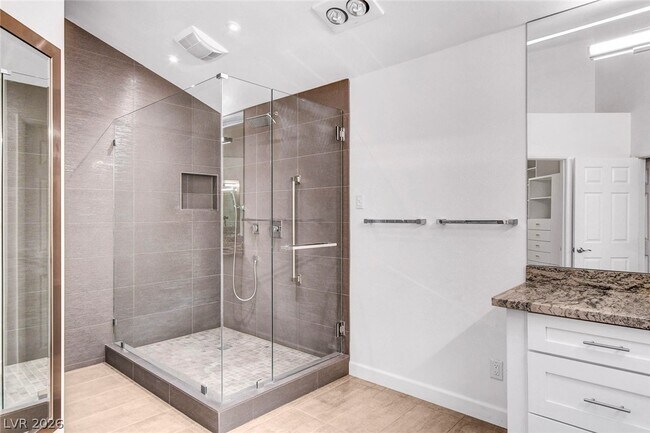 Building Photo - 211 Garfield Dr