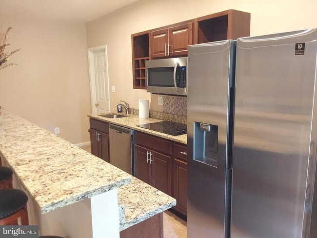 Building Photo - 25091 KINGSCOTE Ct