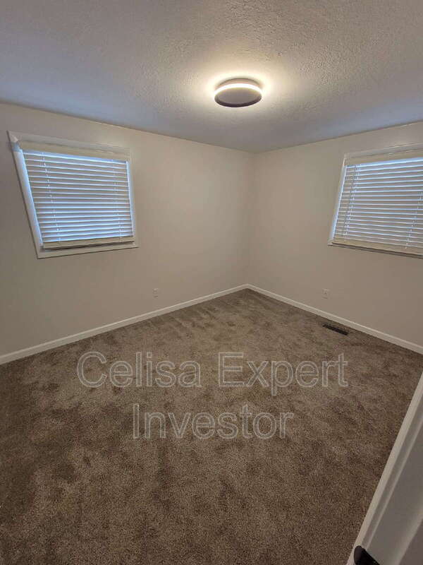 Building Photo - 5008 Firwood Dr