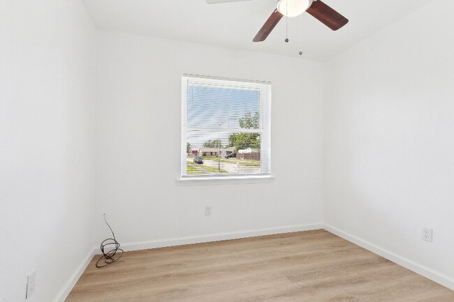 Building Photo - 304 Deacon St