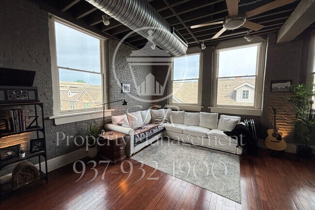 Primary Photo - 215 Ice Ave
