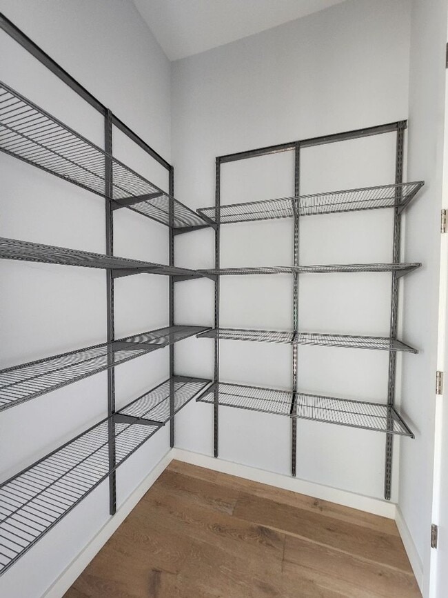 Building Photo - Beautiful 3-Bed, 3.5-Bath Townhome in Tamp...