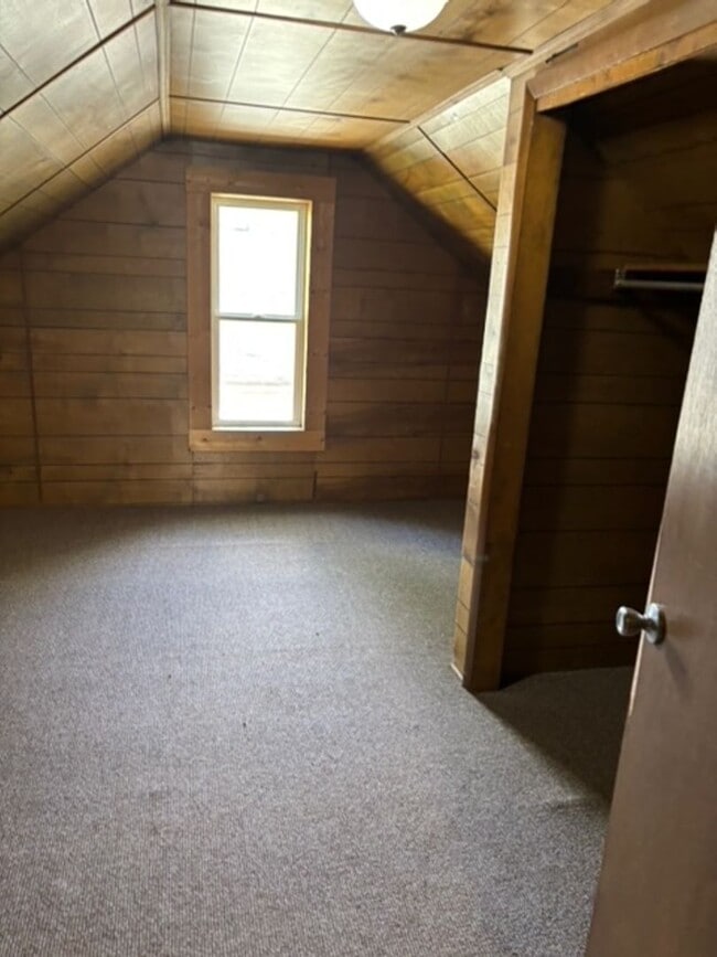 Building Photo - 829 Marcia St SW