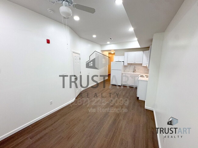 Building Photo - 910 N 41st St