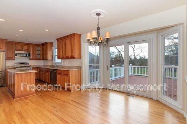 Building Photo - 80 Brookshire Dr