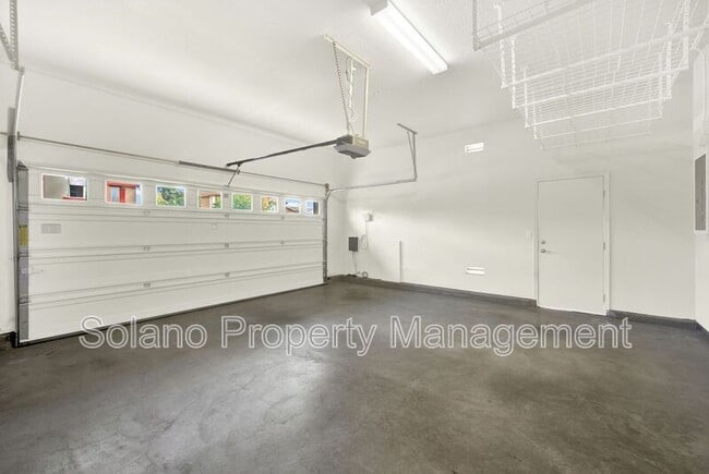 Building Photo - 949 Lancaster St