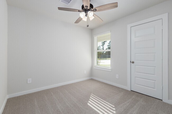 Building Photo - 16703 Sterling Clf St