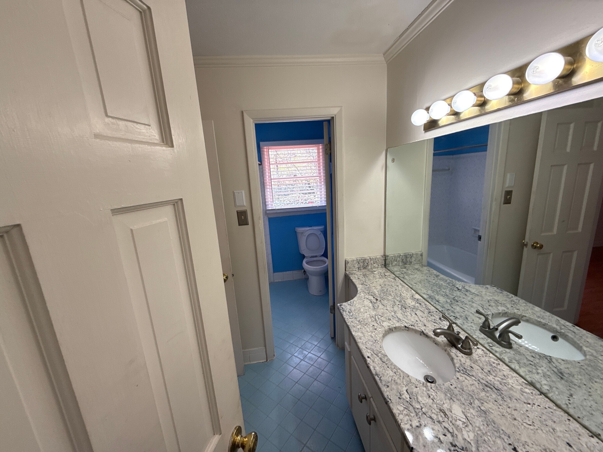 Building Photo - Room in House on Pleasant Hill Rd