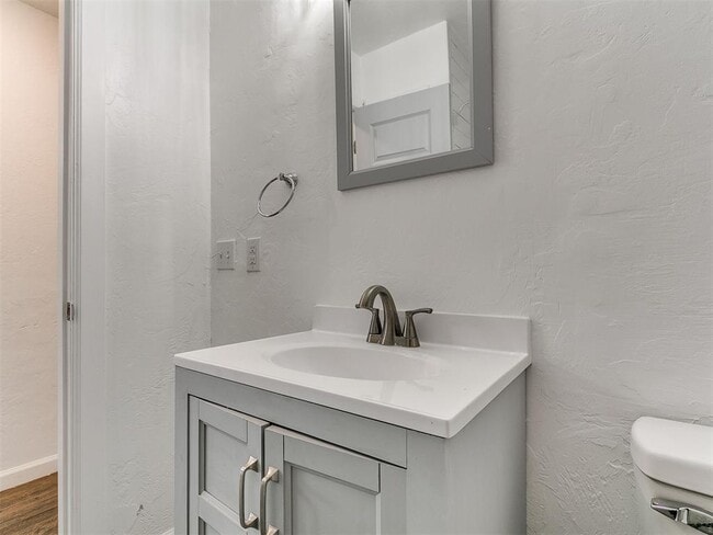 Building Photo - 816 S Santa Fe Dr