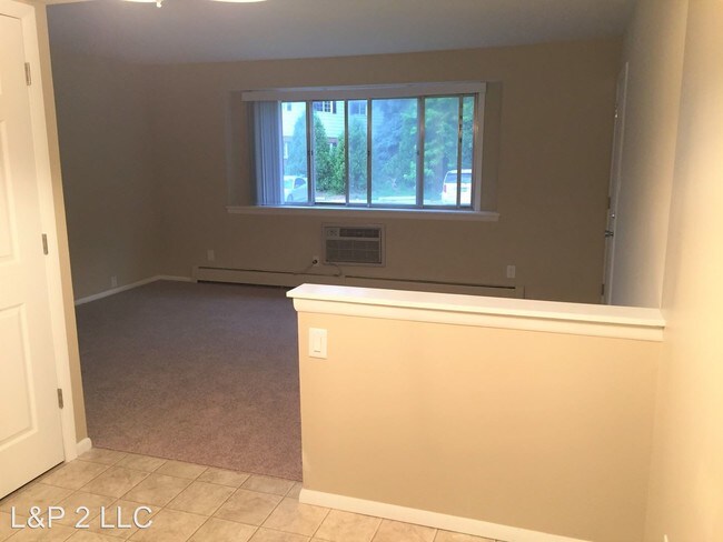 Building Photo - 1223 Woodridge Dr