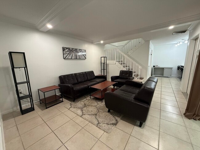 Building Photo - 2410 24th Ln