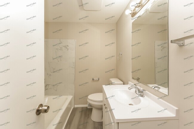 Building Photo - 26653 Mulberry Cir
